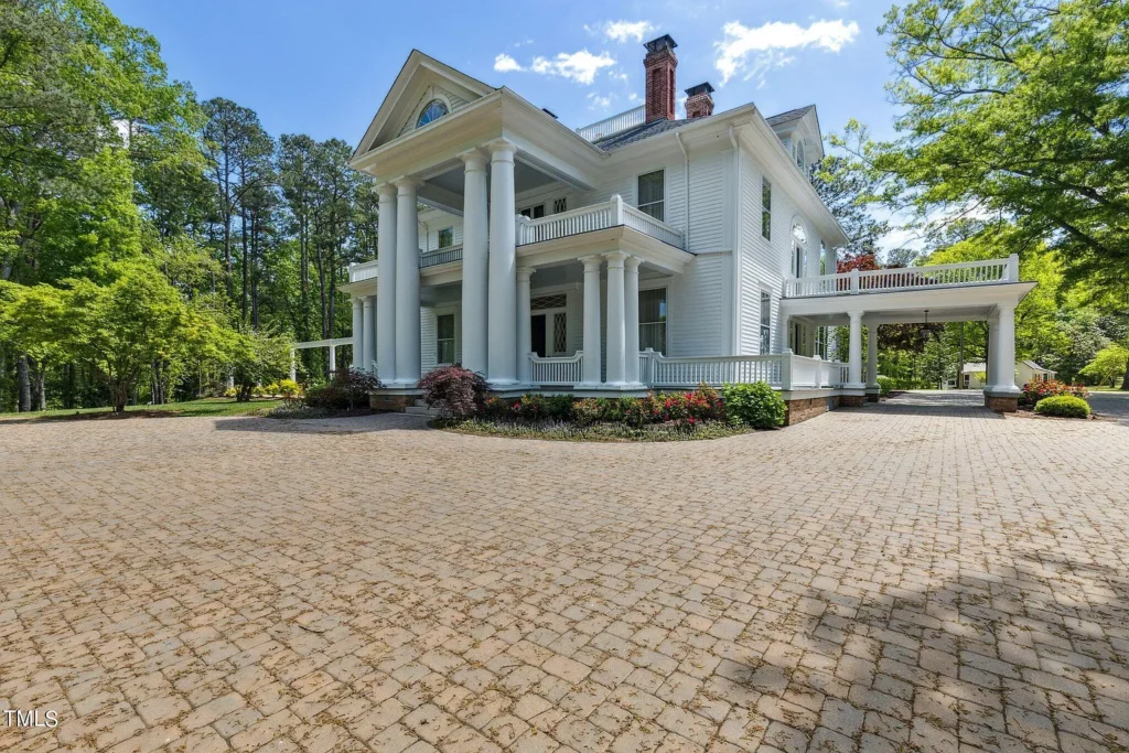 New Waters RTC Building Exterior